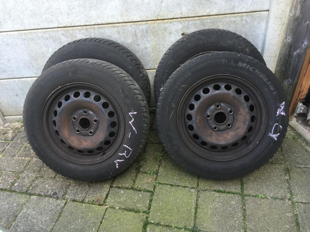 winterbanden skoda octavia, Auto-onderdelen, Banden en Velgen, Ophalen, 15 inch, Banden en Velgen, Winterbanden