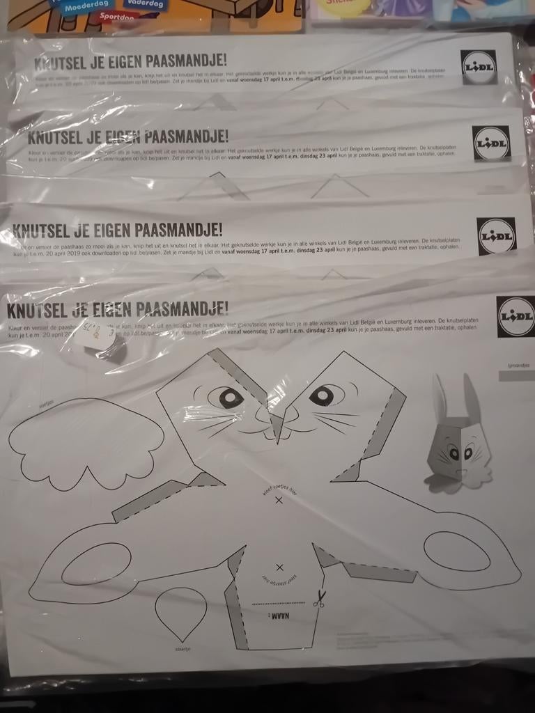 Stapel papier voor mandjes te maken, Enlèvement, Neuf