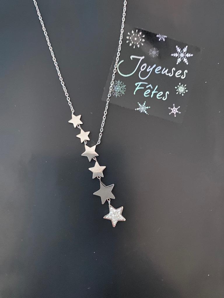 Collier Avec Des Étoiles Pendantes, Neuf, Enlèvement ou Envoi, Avec cristal, Autres matériaux