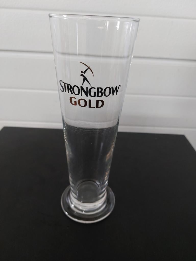 Fluitjes bierglas strongbow gold, Verzamelen, Ophalen of Verzenden, Zo goed als nieuw, Bierglas