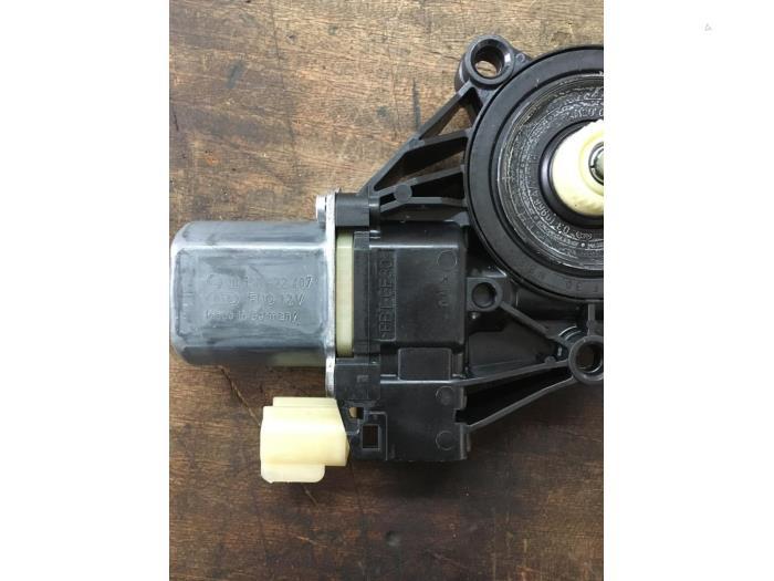 Moteur de vitre portière d'un Ford Fiesta, -, 3 mois de garantie, -, -