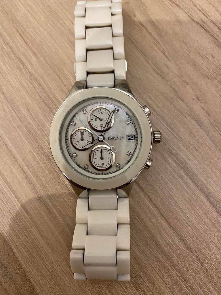 Uurwerk DKNY wit, Ophalen of Verzenden, Zo goed als nieuw