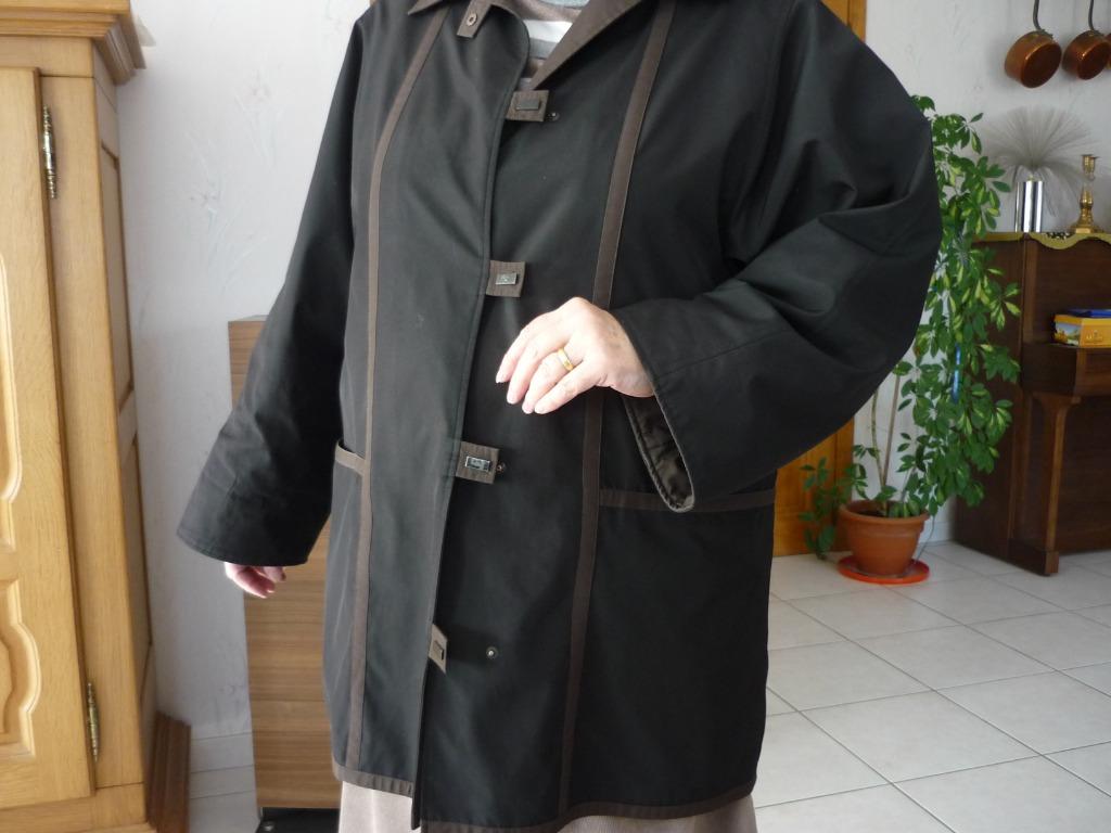 Manteau imperméable noir taille 48/50, Vêtements | Femmes, Grandes tailles, Veste ou Manteau, ARIELLE, Enlèvement, Porté