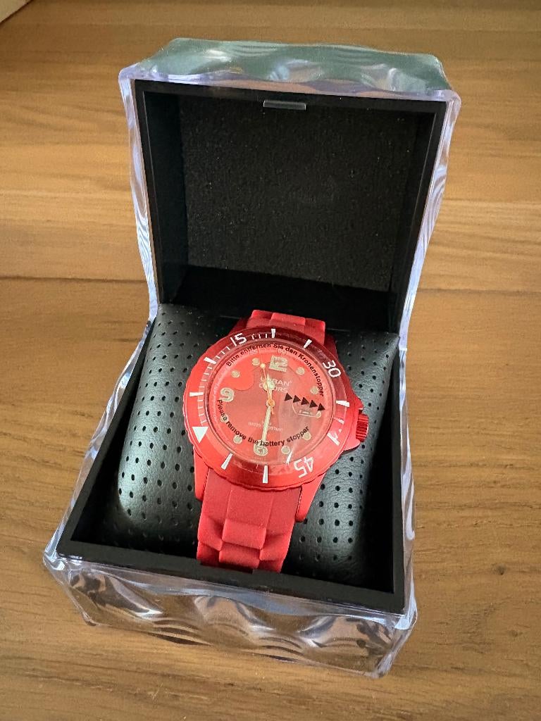 Urban Colors horloge / nieuw / kleur rood & paars, Bijoux, Sacs & Beauté, Montres | Femmes, Neuf, Montre-bracelet, Autres marques