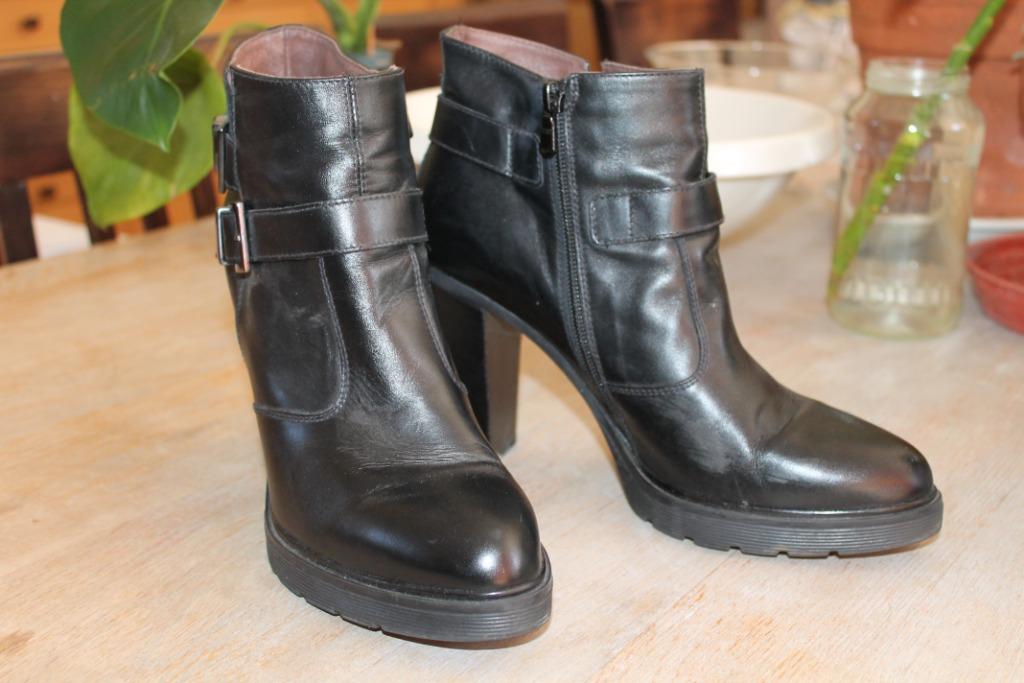 Bottes noires de style élégant Nero Giardini.taille40., Enlèvement ou Envoi, Boots et Botinnes, Noir, Neuf