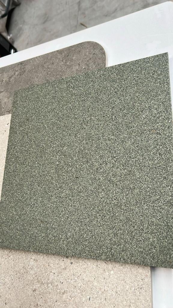 Te koop keramische tegels, Doe-het-zelf en Bouw, Ophalen, Keramiek, Zo goed als nieuw, 20 tot 40 cm