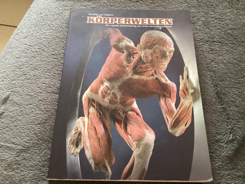 Körperwelten -de originele tentoonstelling v. echte lichamen, Boeken, Ophalen of Verzenden