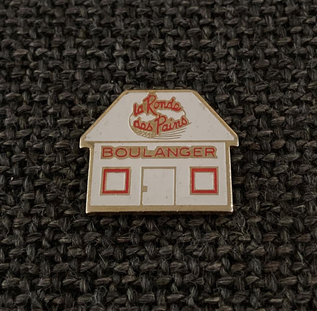 PIN - BOULANGERIE - LA RONDE DES PAINS, Envoi, Utilisé, Autres sujets/thèmes, Insigne ou Pin's