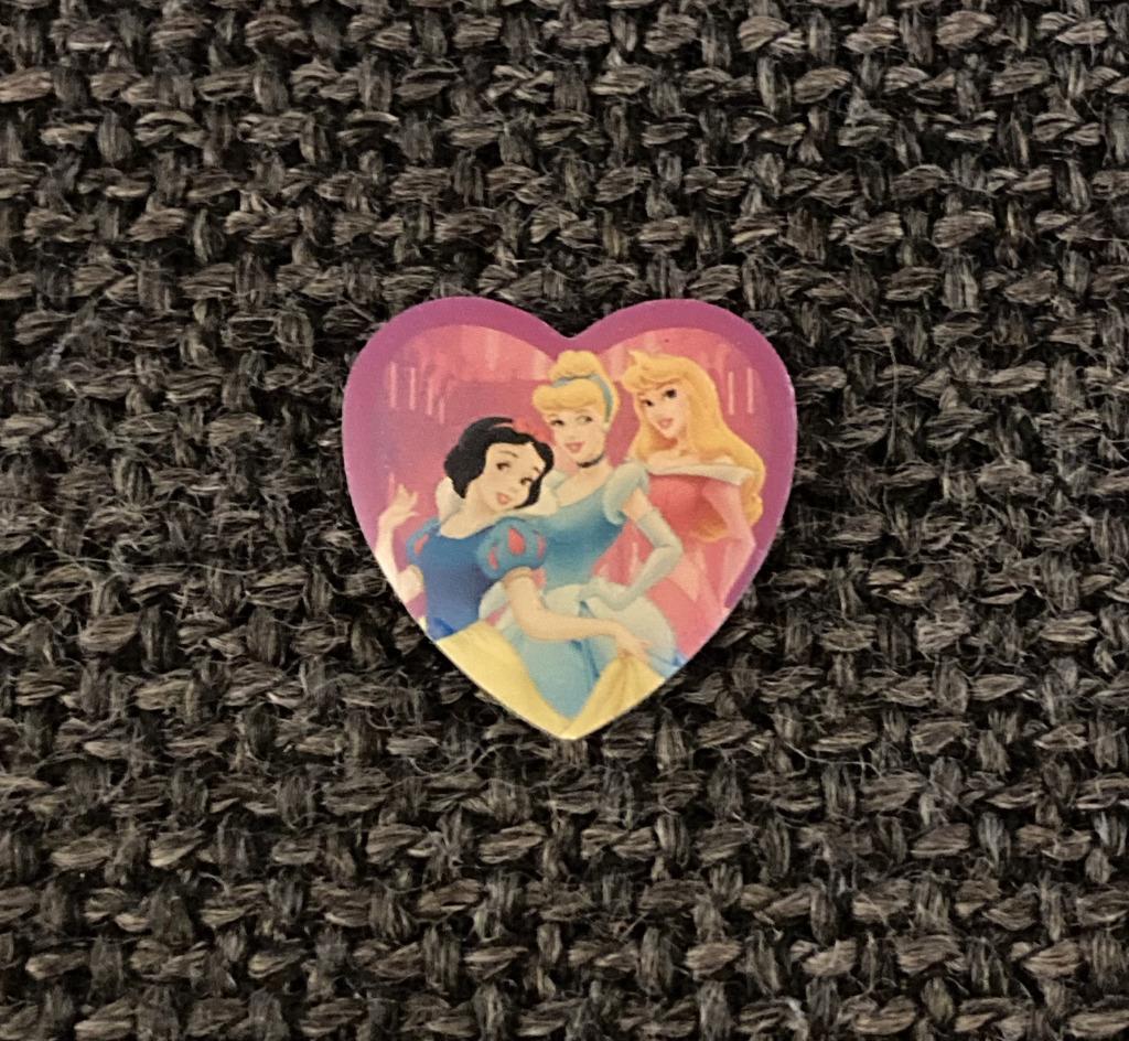 PIN - DISNEY - SNEEUWWITJE - BLANCHE NEIGE - SNOW WHITE, Envoi, Comme neuf, Figurine, Insigne ou Pin's