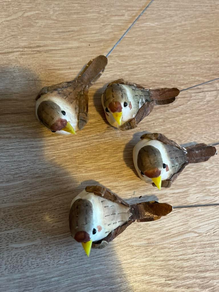 4 nieuwe vogeltjes op een stokje, Ophalen of Verzenden, Zo goed als nieuw