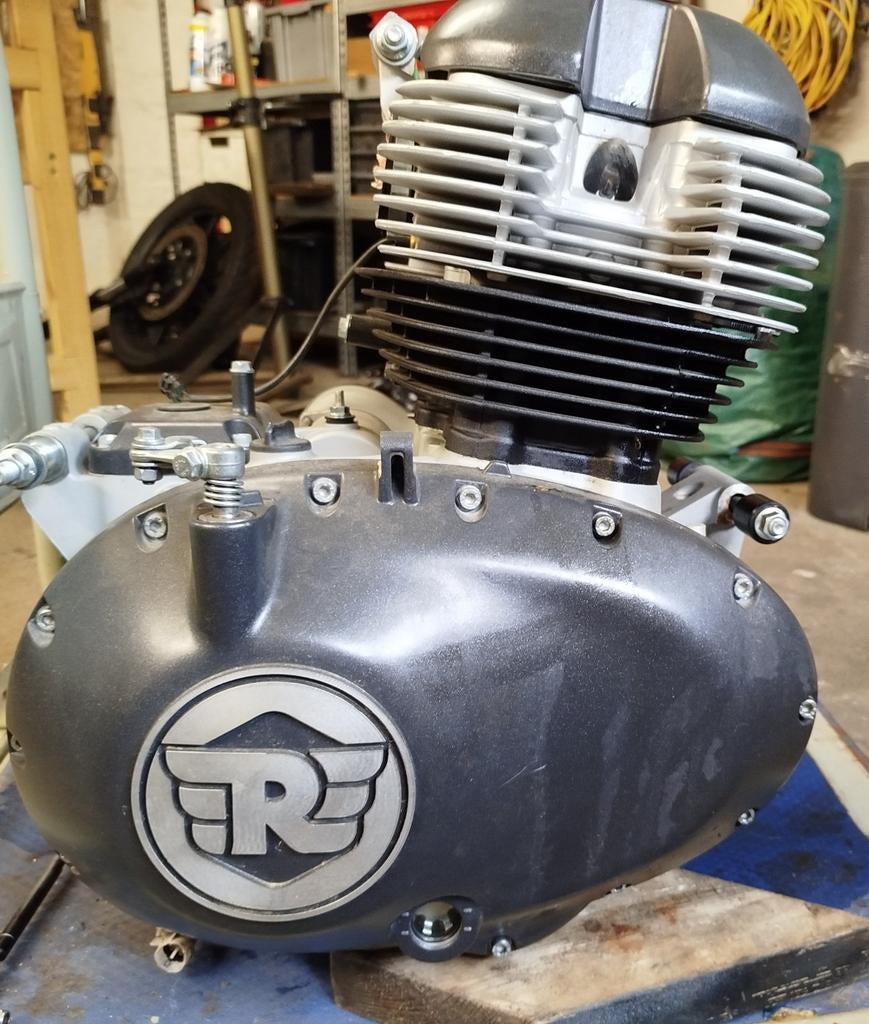 Royal Enfield 650 moteur, rampe d'injection et ECU, Particulier