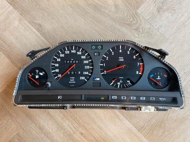 Tableau de bord BMW M3 E30, Enlèvement ou Envoi, Révisé, BMW