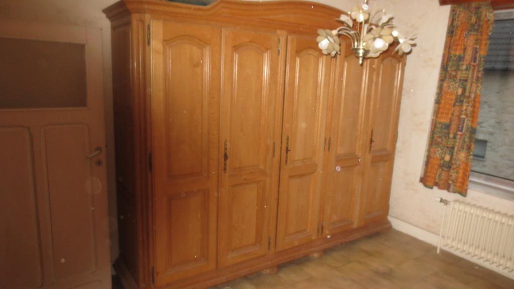 Slaapkamerkast en dressoir met 2 persoonsbed, Huis en Inrichting, Kasten | Kleerkasten, Ophalen, Zo goed als nieuw