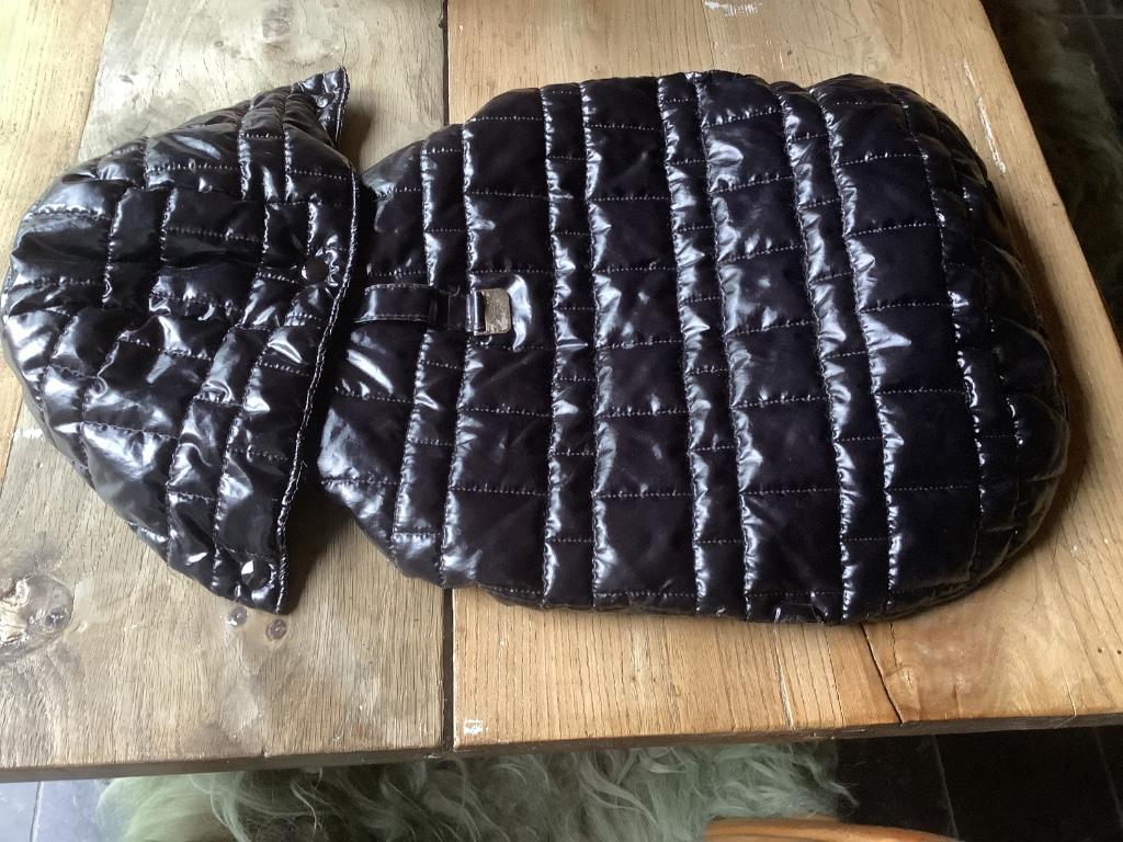Fashion dog hondenjas zwart, Ophalen of Verzenden, Zo goed als nieuw, Hondenjas