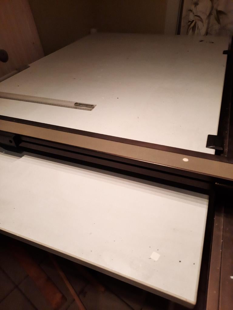 MUTOH tekentafel, Enlèvement