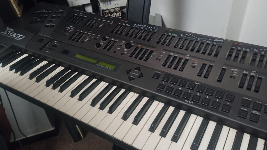 Roland JD800, Muziek en Instrumenten, Ophalen of Verzenden, Zo goed als nieuw, 61 toetsen, Roland