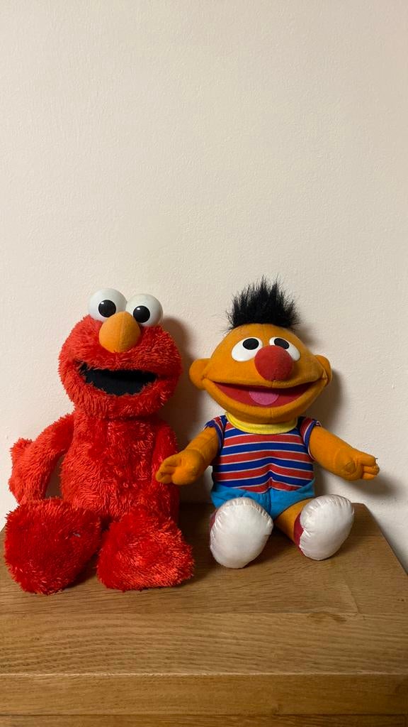 Lot de 2 ancienne peluche série télévisée