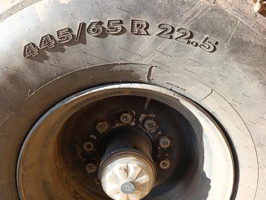 Pneu 445/65 R 22.5 BARUM (169 K), Articles professionnels, Agriculture | Pièces | Pneus, Jantes & Essieux, Enlèvement