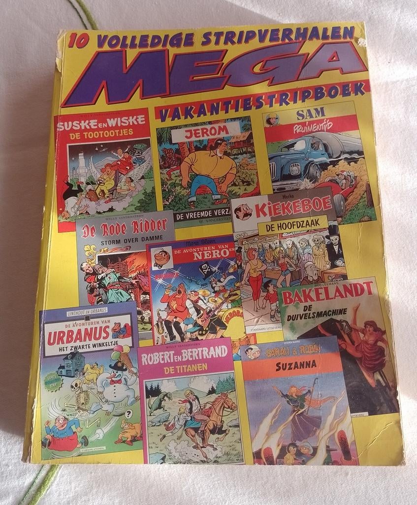 'mega vakantiestripboek 1998, Ophalen of Verzenden, Zo goed als nieuw