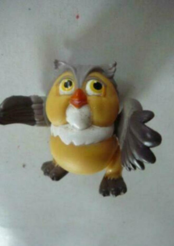 Disney uil hoogte 6 cm pootjes en vleugels bewegen, Ophalen of Verzenden, Overige figuren, Gebruikt, Beeldje of Figuurtje