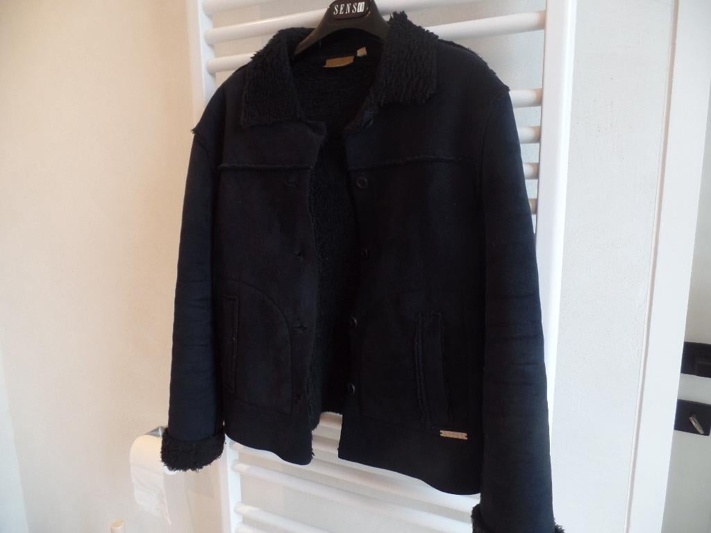 Zwarte daim korte winterjas, Maat 38/40 (M), Terre Bleue, Zwart, Ophalen of Verzenden