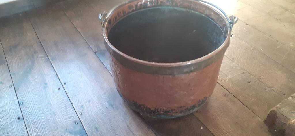 Antieke koperen ketel met hengel, Ophalen, Koper