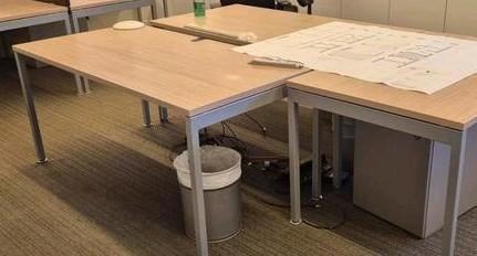 Bureau tafels, Ophalen, Zo goed als nieuw