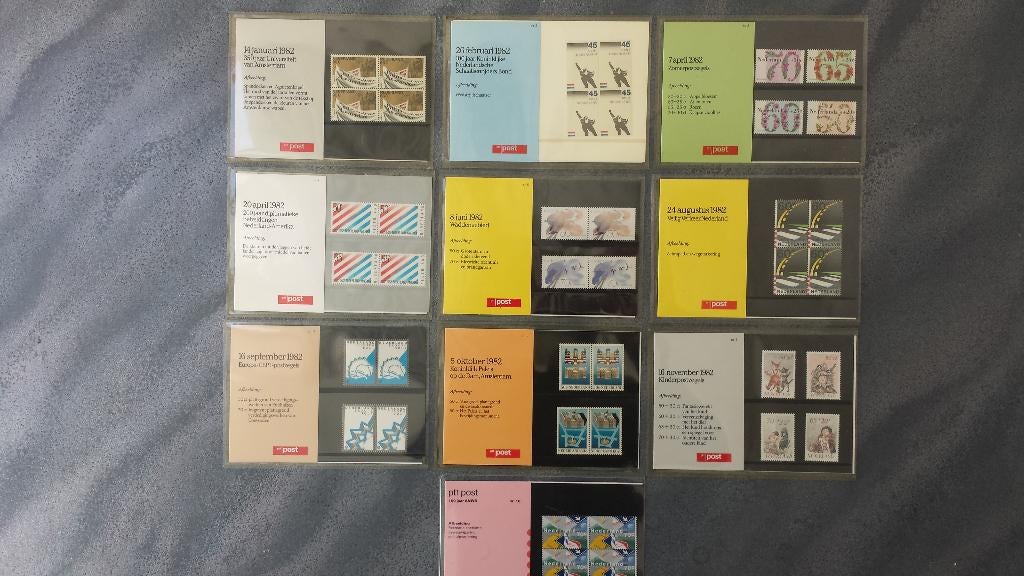 postzegels de eerste 10 mapjes van PTT, Ophalen of Verzenden, Postfris, Postfris