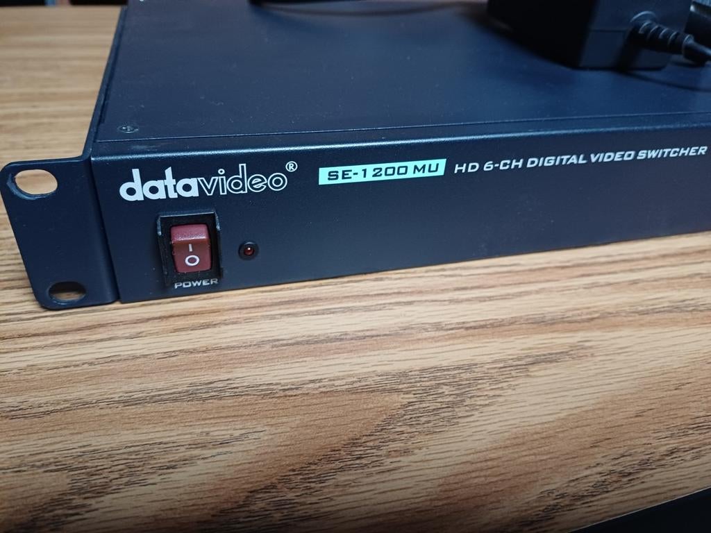 HD-SDI multicam Datavideo SE 1200 MU 6ch HD videomixer, Ophalen