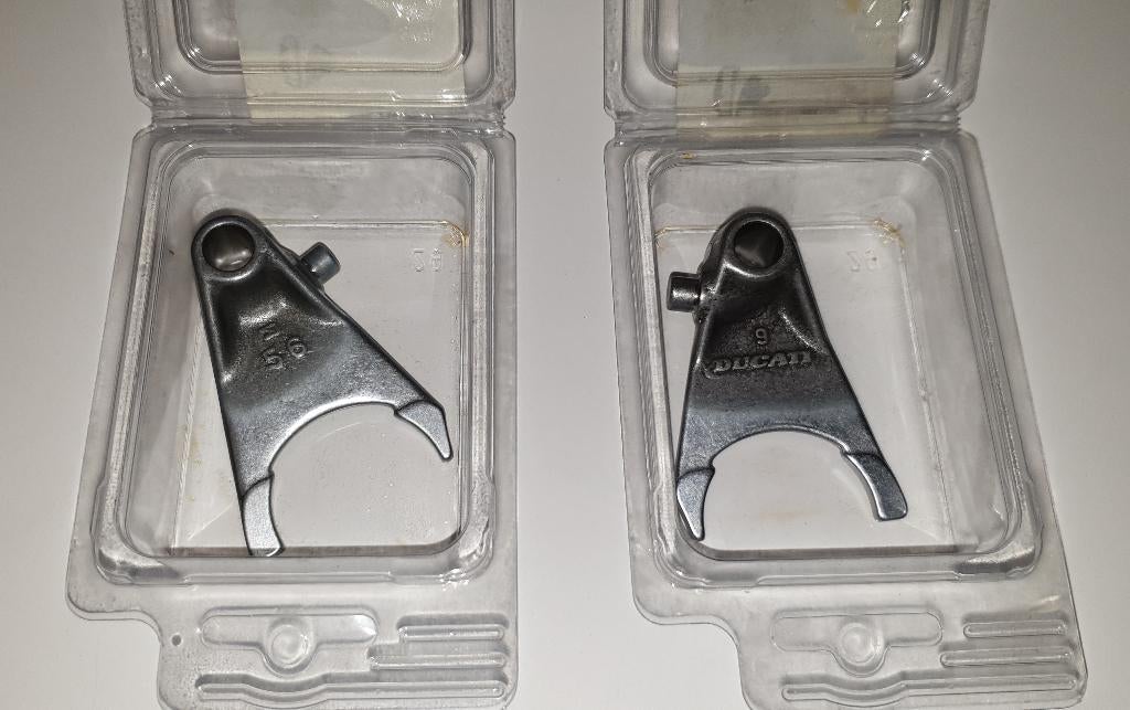 Ducati 180Z0041A schakelvork 5/6de versnelling Nieuw !, Motoren, Ophalen of Verzenden, Nieuw