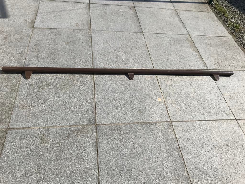 Ijzeren leuning op te knappen in staat zich bevind, Doe-het-zelf en Bouw, Ladders en Trappen, Ophalen, Zo goed als nieuw