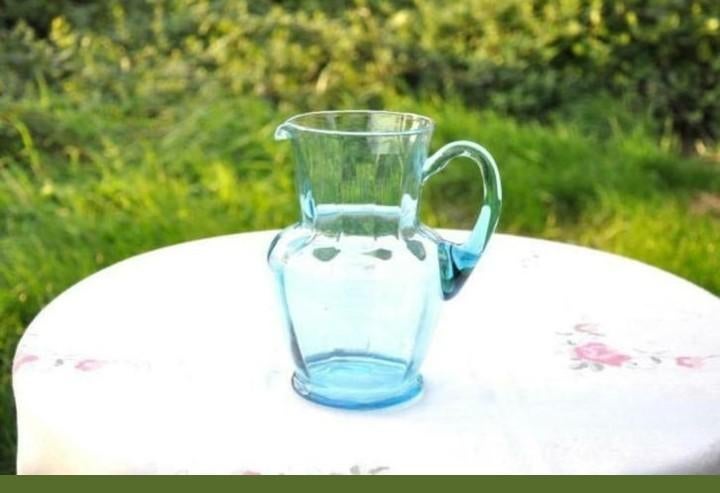 § pichet en verre bleu chenee ?, Antiquités & Art, Enlèvement ou Envoi