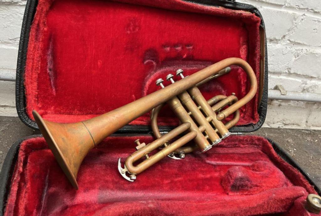 Oude cornet in koffer, Muziek en Instrumenten, Ophalen, Gebruikt, Overige instrumenten