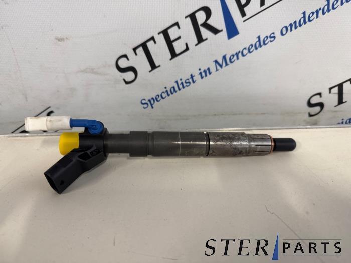 Injecteur (diesel) d'un Mercedes E-Klasse, Autos : Pièces & Accessoires, Systèmes à carburant, Mercedes-Benz, Utilisé, 3 mois de garantie