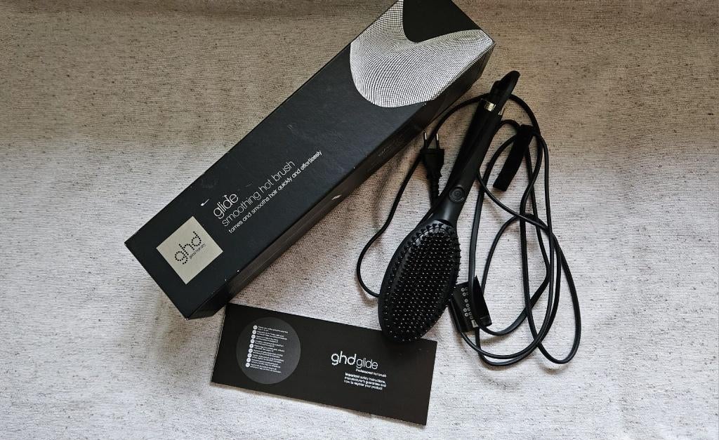 Brosse à chaleur lissante GHD Glide presque neuve, Bijoux, Sacs & Beauté, Beauté | Soins des cheveux, Enlèvement ou Envoi, Comme neuf