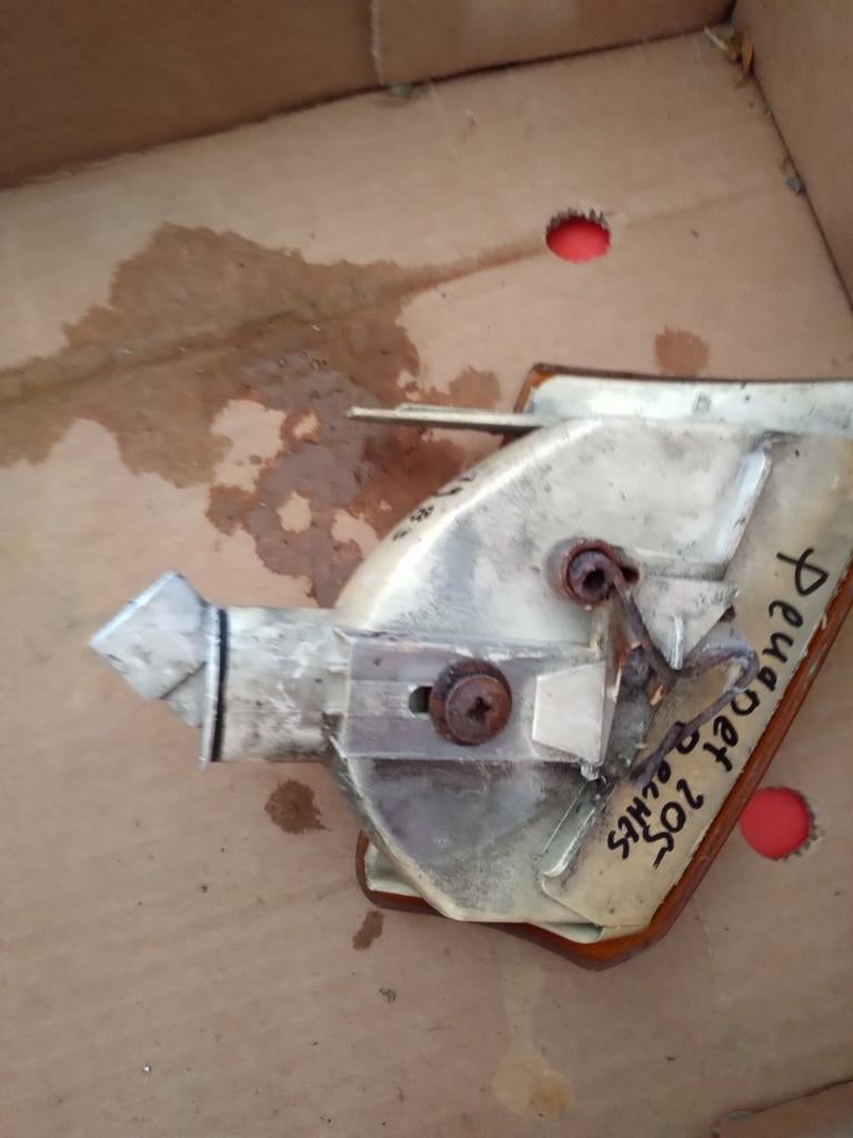 Peugeot 205 à droite, tournez à gauche, Enlèvement ou Envoi, Peugeot