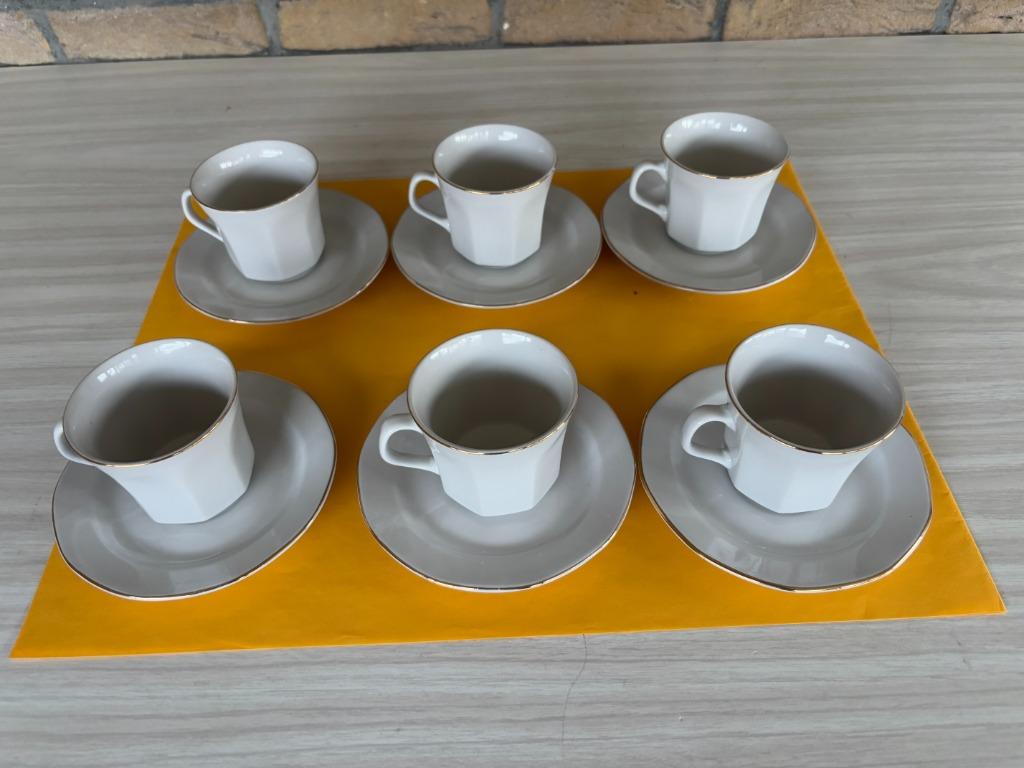 6 kopjes met schoteltjes porcelein met gouden randje, Ophalen, Zo goed als nieuw, Overige stijlen, Kop(pen) en/of Schotel(s)