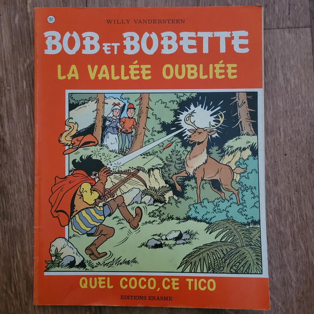 album Bob et bobette " La vallée oubliée ", Enlèvement ou Envoi, Willy Vandersteen, Une BD, Comme neuf