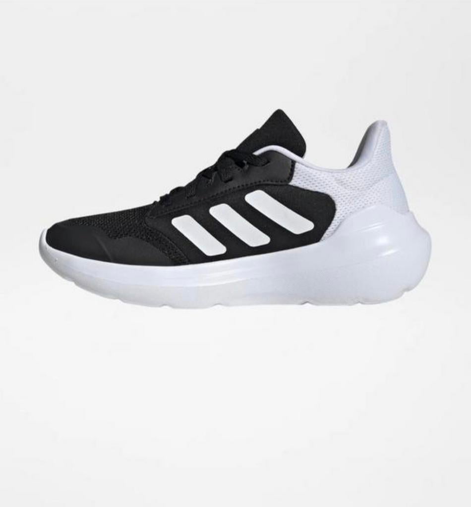 Adidas baskets/ Article neuf/ Pointure:40/ Valeur:€40, Course à pied, Chaussures de course à pied, Enlèvement, Neuf