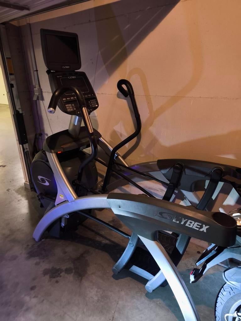 Machine sport vélo elliptique aussi bex cybex