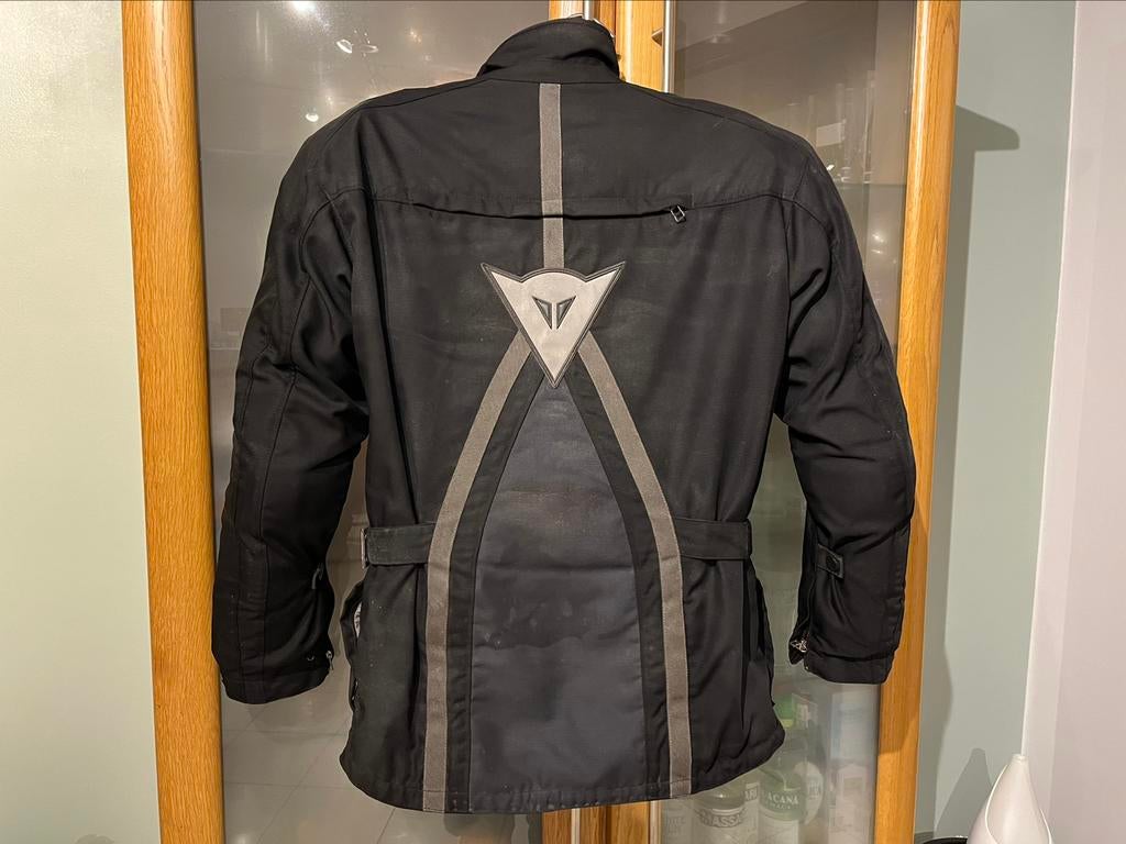 Veste moto Dainese noire en goretex S, Motos, Seconde main, Hommes, Manteau | tissu, Dainese