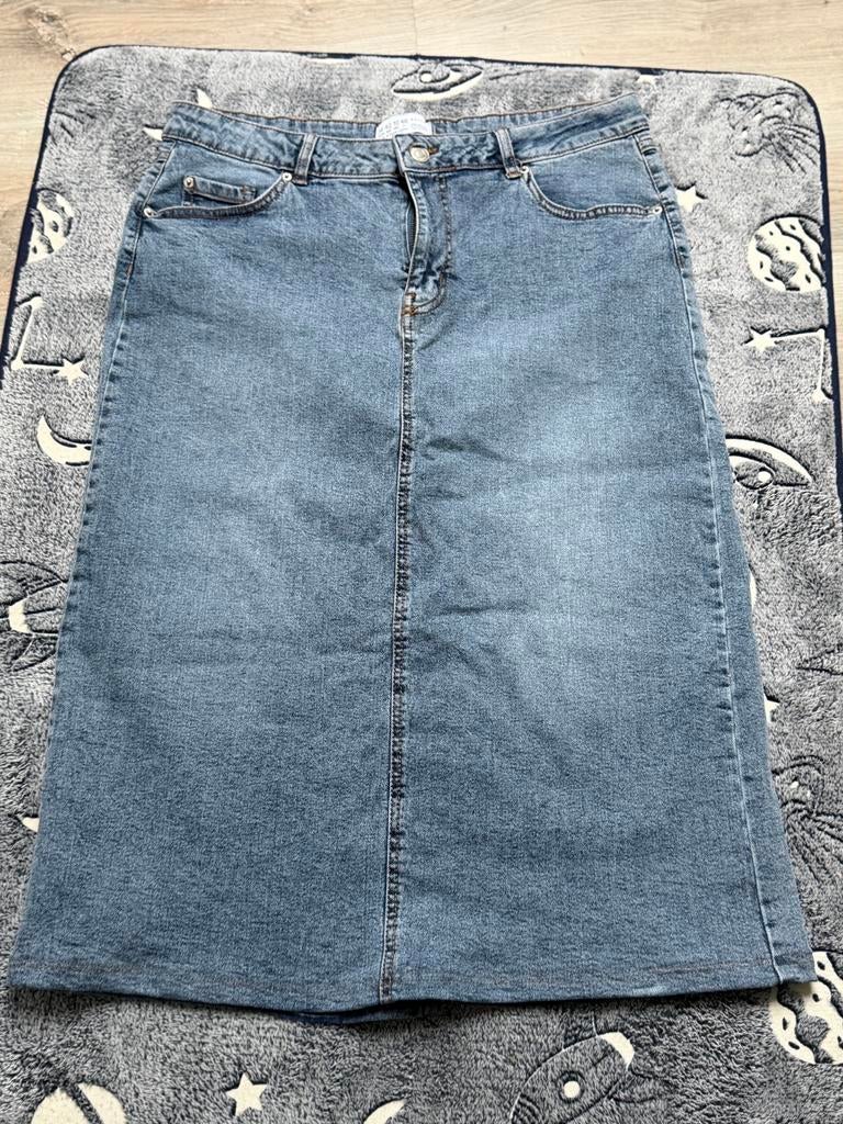 Nieuwe denim rok – midi lengte, nooit gedragen, Kleding | Dames, Rokken, Overige kleuren, Primark, Maat 46/48 (XL) of groter, Nieuw