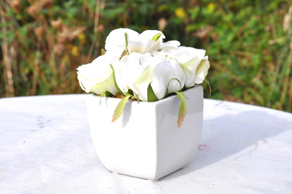 cache pot blanc carré avec fleur en soie, Ophalen of Verzenden, Zo goed als nieuw, Vierkant, Binnen
