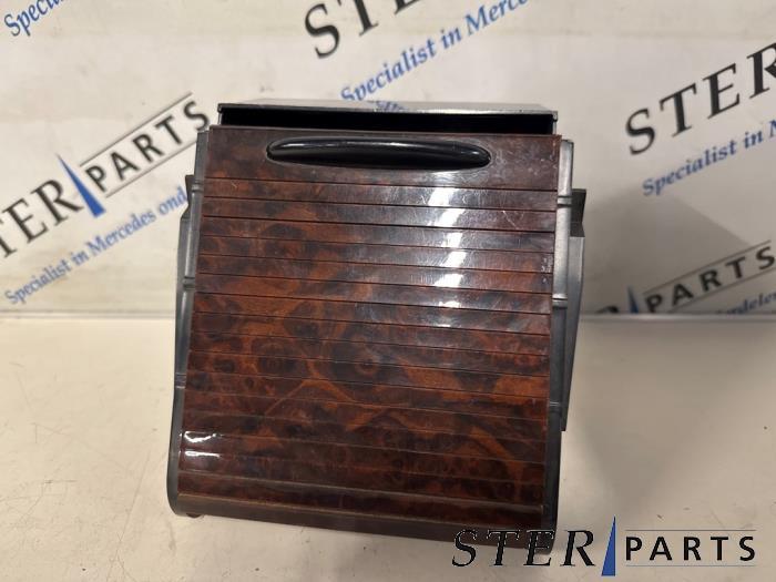 Compartiment de rangement d'un Mercedes ML-Klasse, 3 mois de garantie, Utilisé, -, -