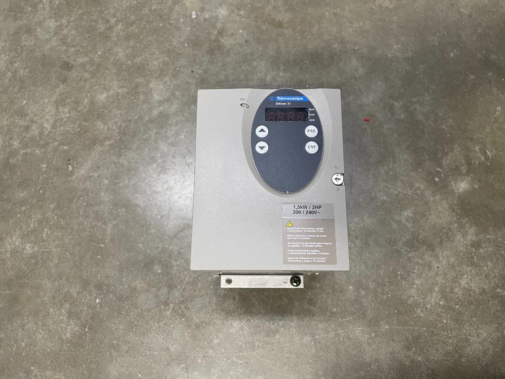 frequentieregelaar 1.5kW 230V, Verzenden, Zo goed als nieuw