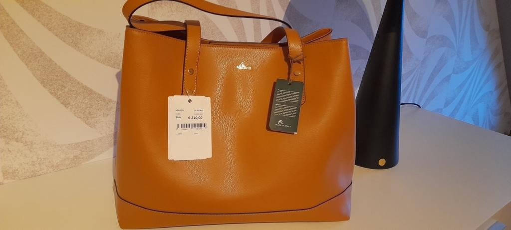 NIEUW  - Camelkleurige handtas merk: Nardelli, Handtassen en Accessoires, Tassen | Damestassen, Ophalen of Verzenden, Nieuw, Handtas