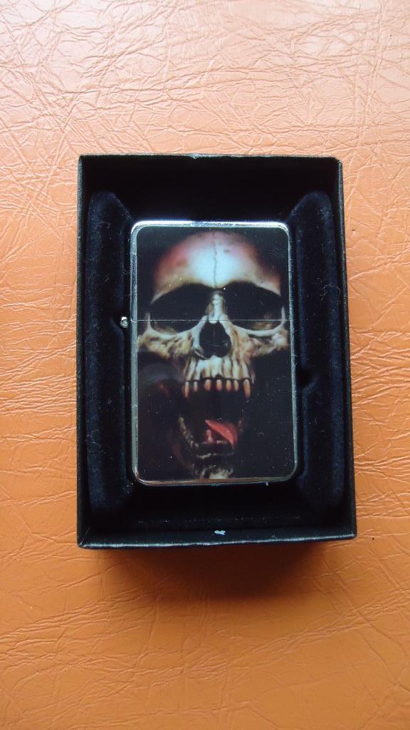 Zippo aansteker : doodskop, Ophalen of Verzenden, Zo goed als nieuw, Aansteker