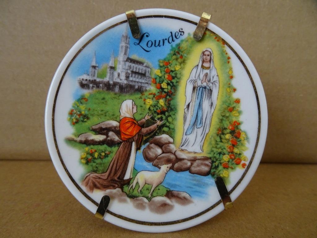 Limoges France bordje Lourdes Miniatuur bordje Lourdes 1960, Ophalen of Verzenden, Zo goed als nieuw, Overige typen, Christendom | Katholiek