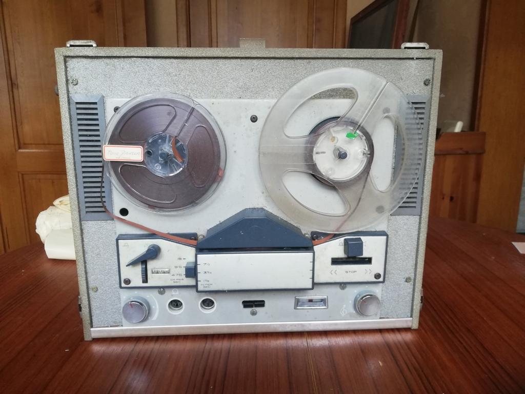 Ancien magnétophone de marque NOVAK, Antiek en Kunst, Ophalen