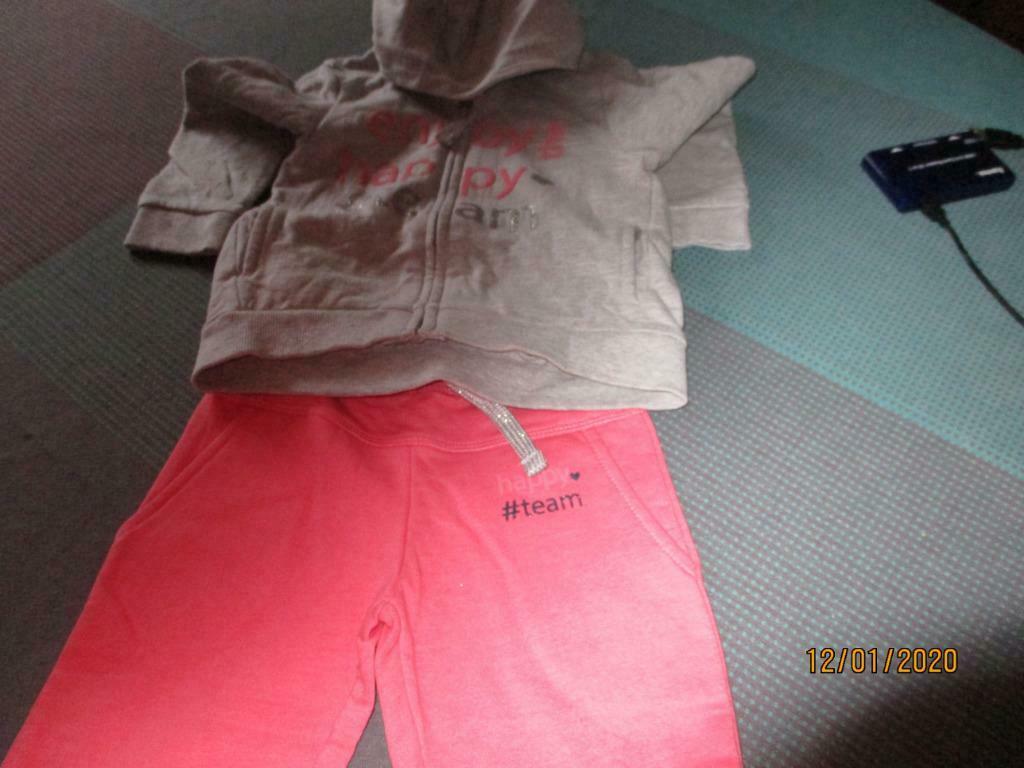 TRAINING FILLE TAILLE 5 ANS., Enlèvement ou Envoi, Comme neuf, Fille, Ensemble